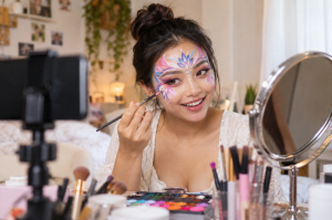 Memahami TikTok: Manfaat, Kreativitas, dan Kebiasaan Pengguna